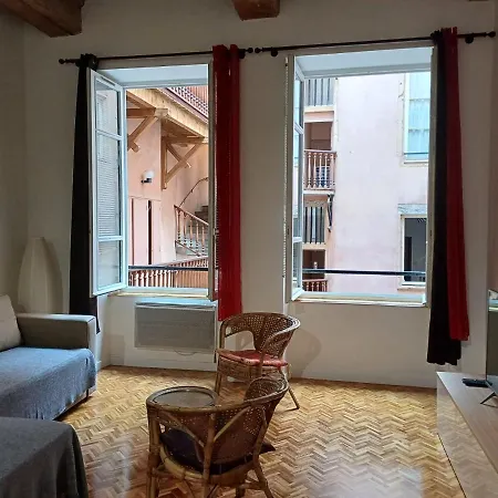 Old Town - Vieux -50 M2 Flat *