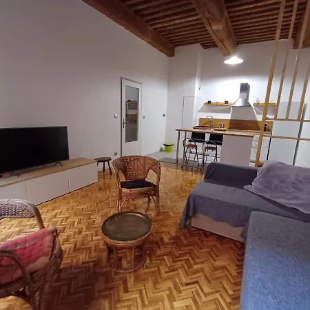 Old Town - Vieux -50 M2 Flat